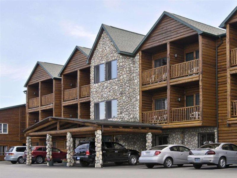 Super 8 By Wyndham Bridgeview Of Mackinaw City Eksteriør billede
