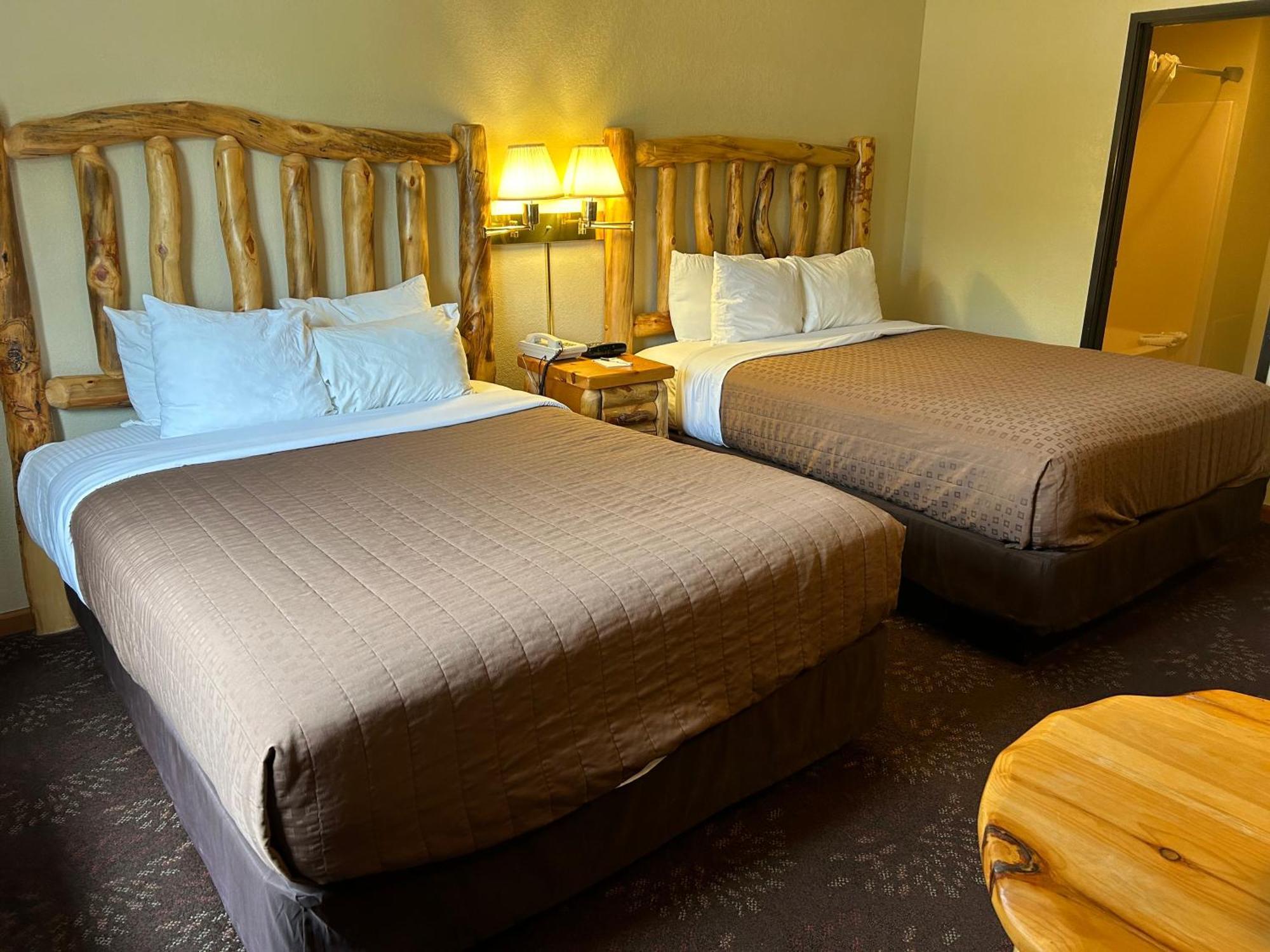 Super 8 By Wyndham Bridgeview Of Mackinaw City Eksteriør billede