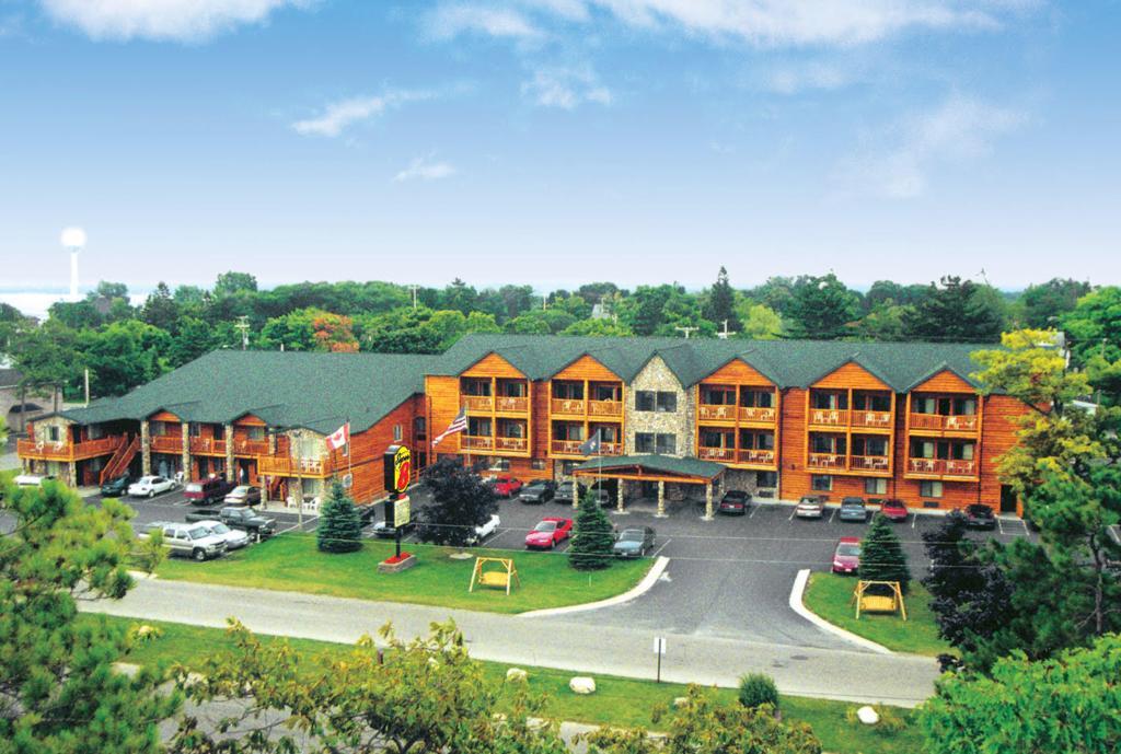 Super 8 By Wyndham Bridgeview Of Mackinaw City Eksteriør billede